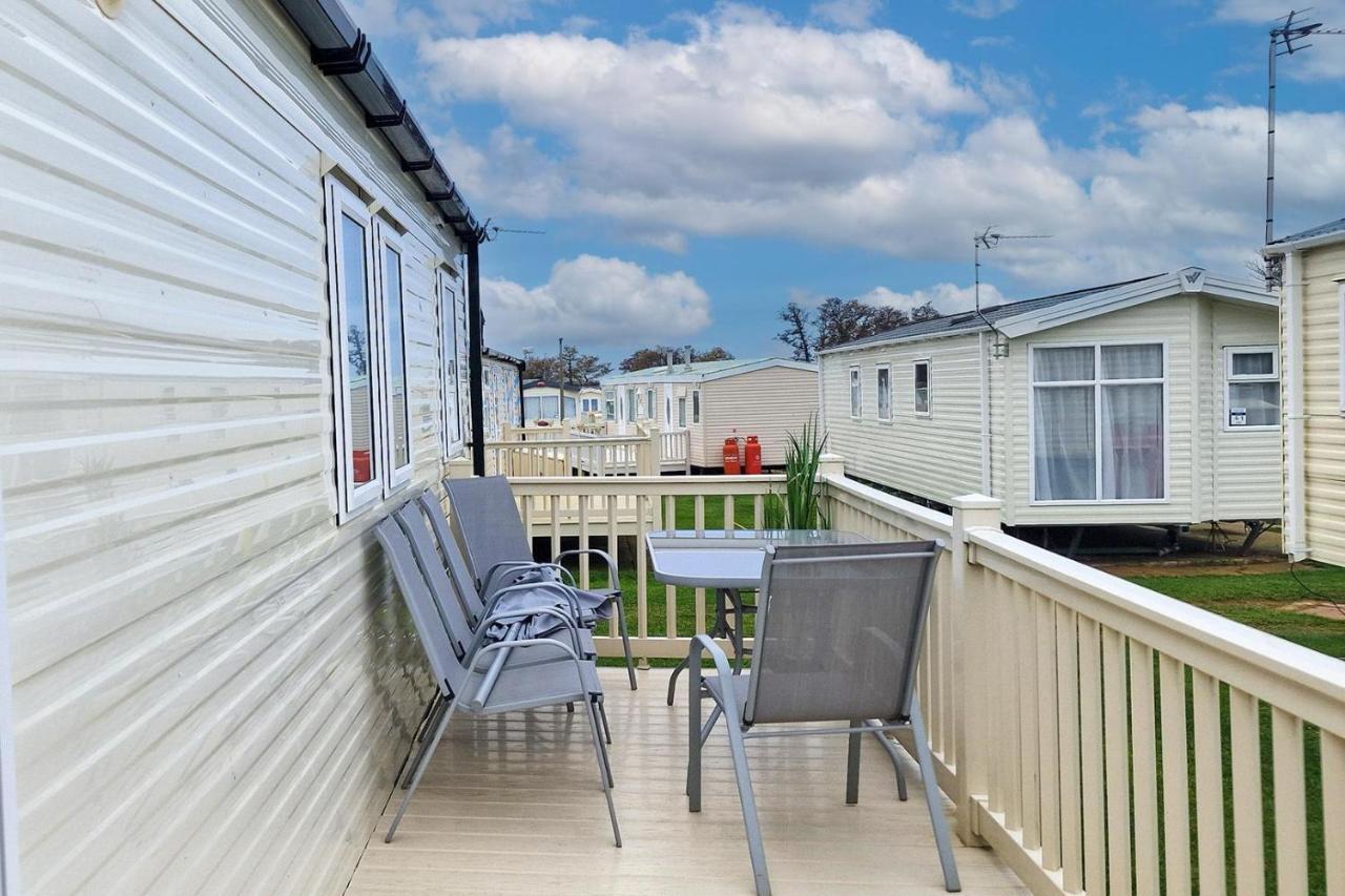 Lovely Caravan Nearby The Beach In Hunstanton, Norfolk Ref 23071C Hotel Kültér fotó